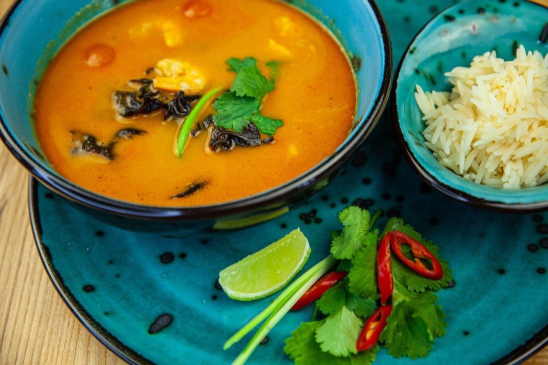 Curry thai con riso jasmine